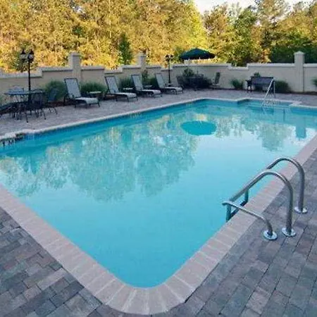 Fairfield Inn & Suites By Marriott Charleston North/Ashley Phosphate 
